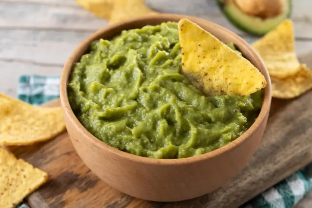 Guacamole avec nachos