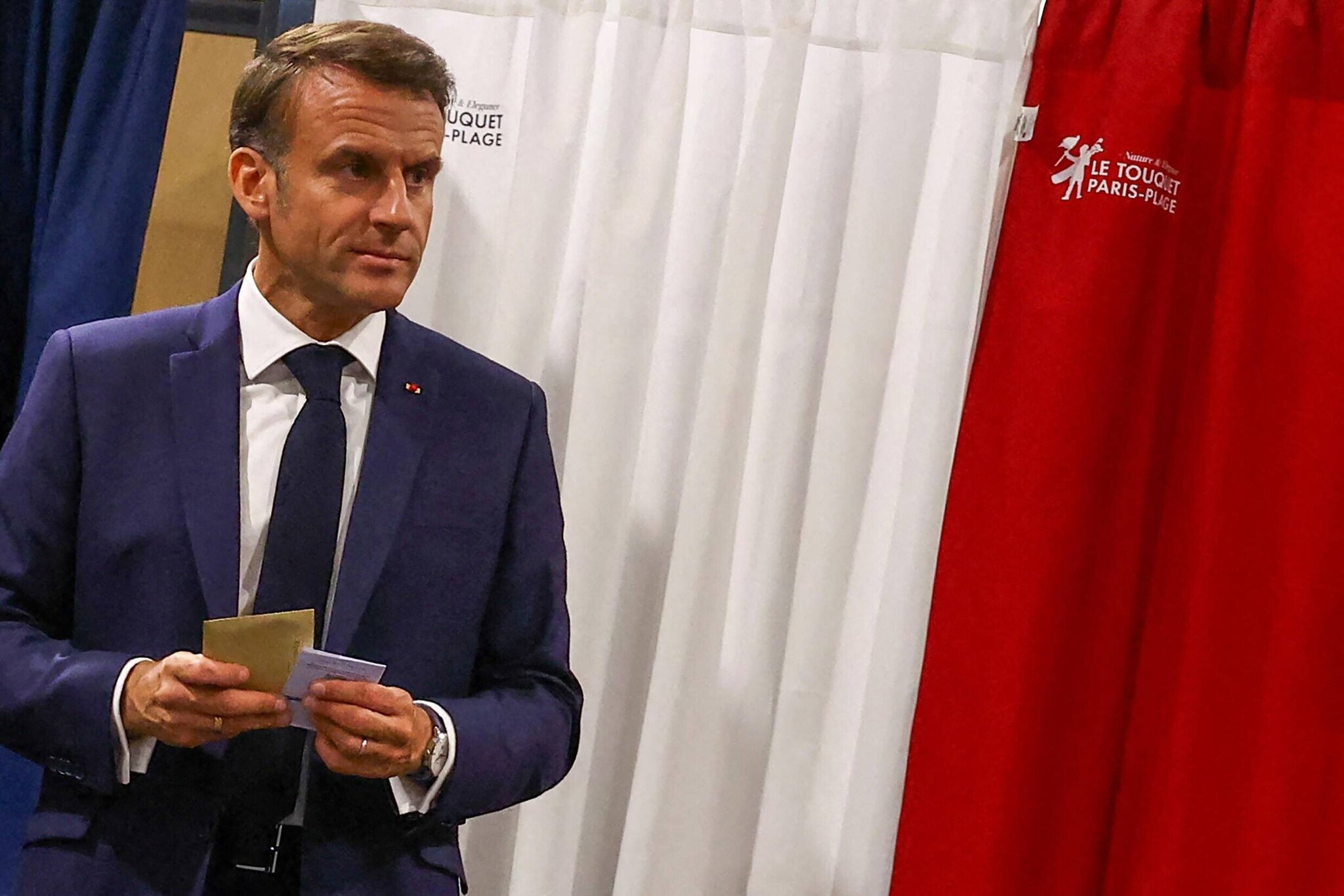 Emmanuel Macron vote au Touquet pour les élections européennes, le 9 juin 2024.