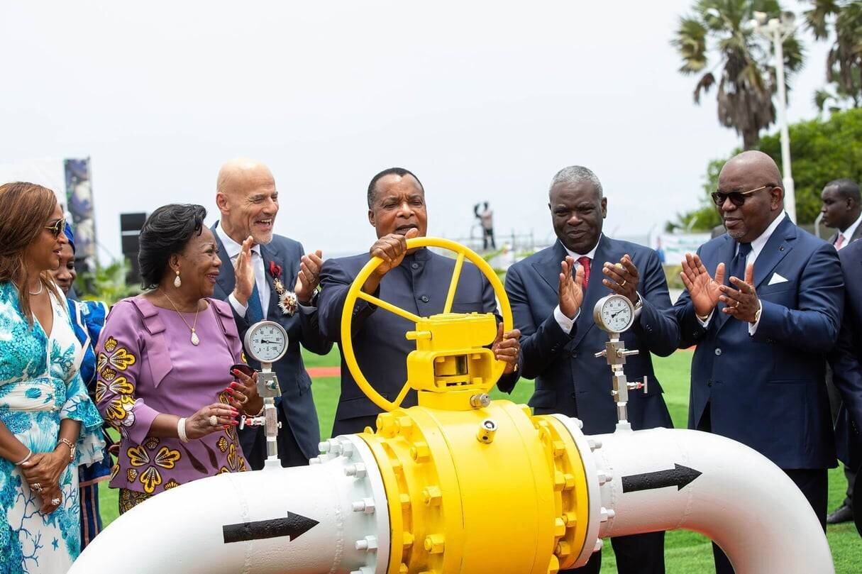 Le président de la République, Denis Sassou Nguesso lance officiellement le début de la production du gaz naturel liquéfié (GNL) du groupe pétrolier italien Eni à Pointe-Noire, le 27 février 2024. © Présidence de la République du Congo