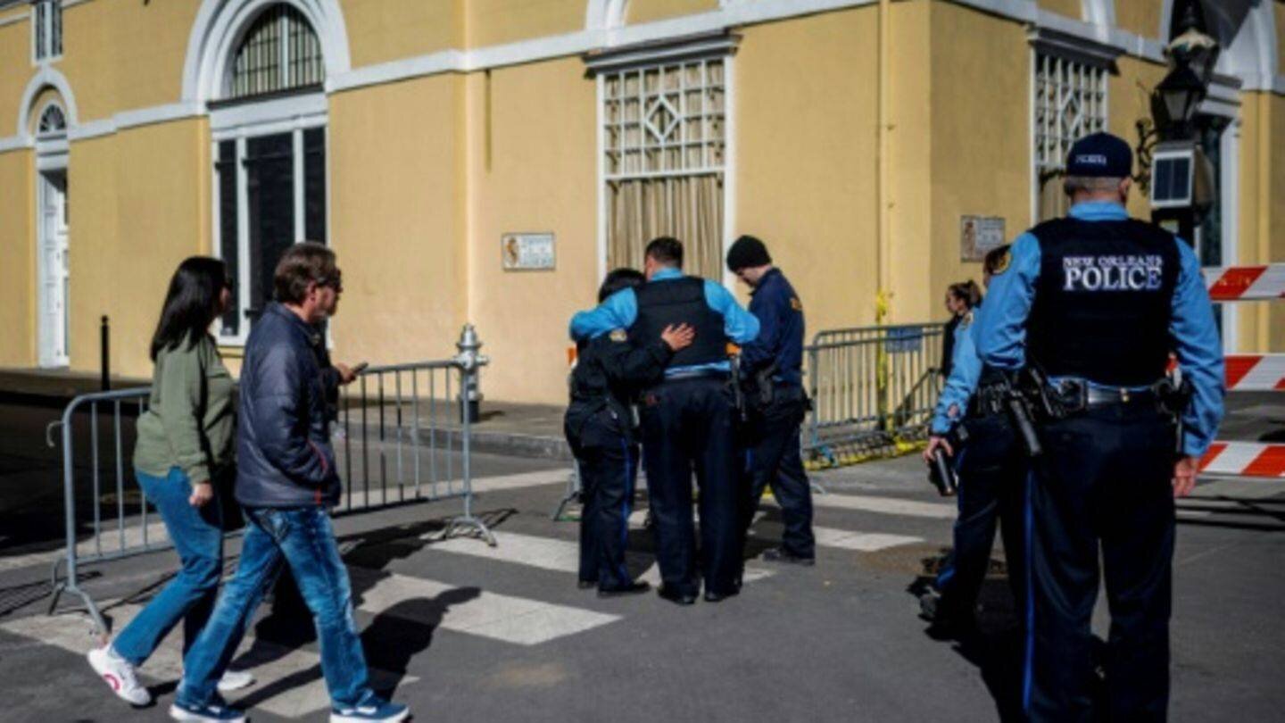 Policiers au lieu de l'attaque à New Orleans