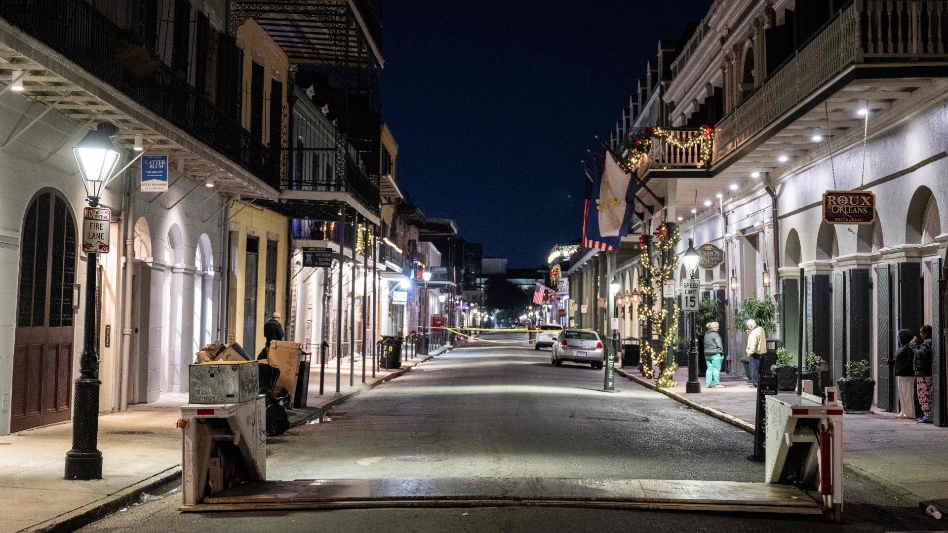 Une barrière abaissee près de la Bourbon Street