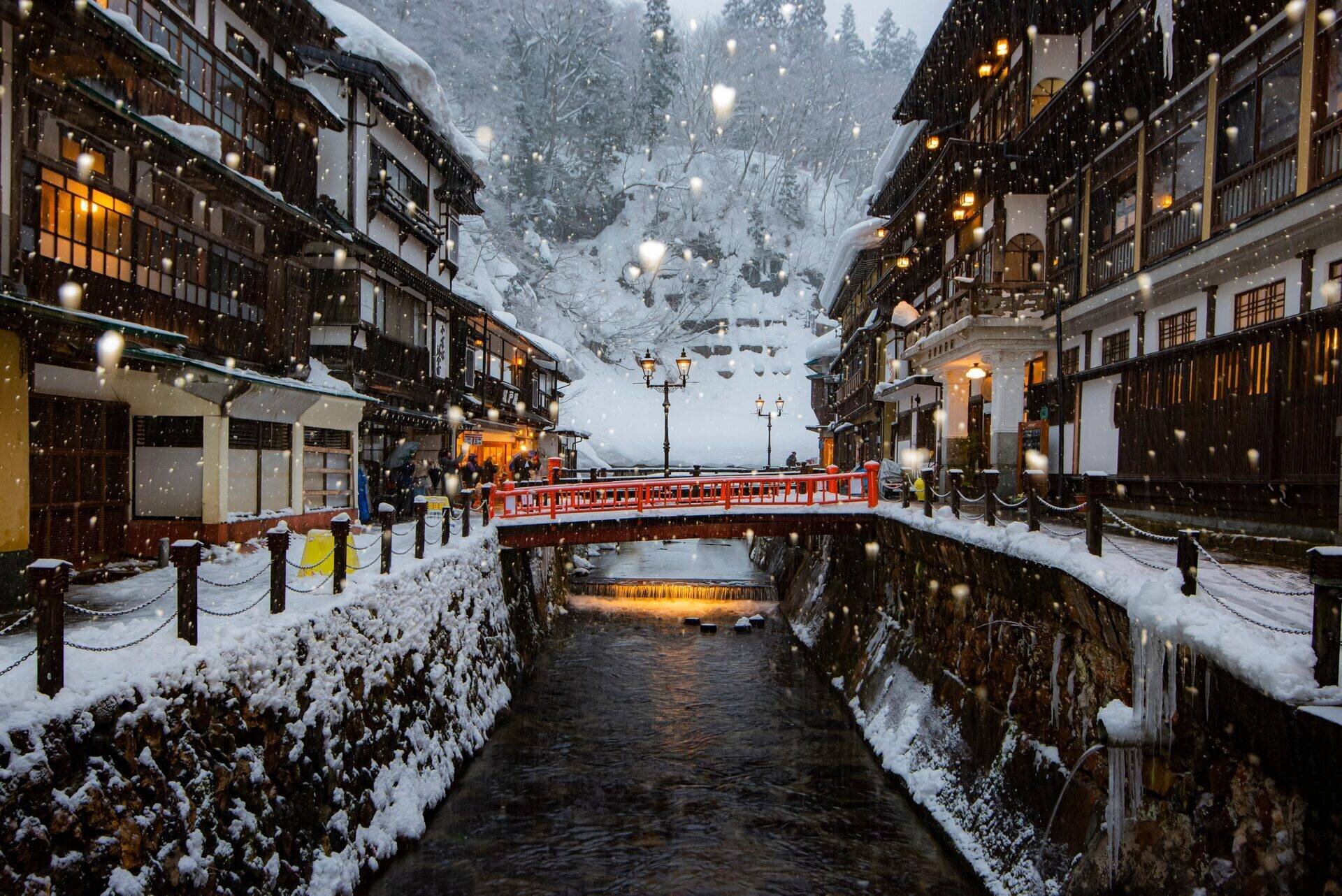 Règles strictes imposées à Ginzan Onsen pour limiter l'accès des visiteurs