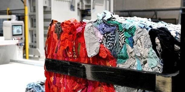 Centre de tri de textiles usagés
