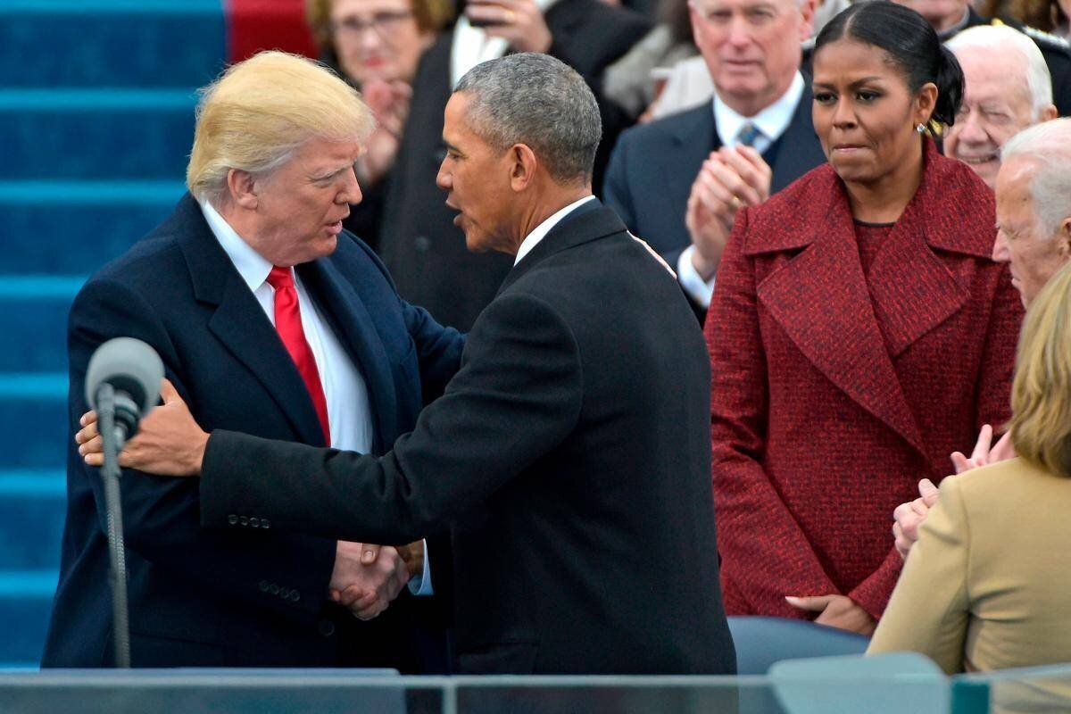 Donald Trump a pris ses fonctions de président de Barack Obama en 2017. Le 20 janvier 2025, Trump sera réélu pour un second mandat.