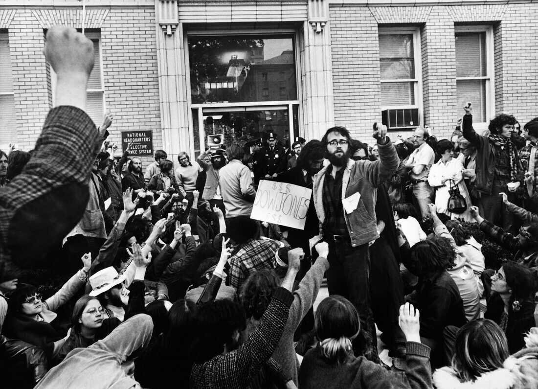 Manifestants contre la guerre du Vietnam
