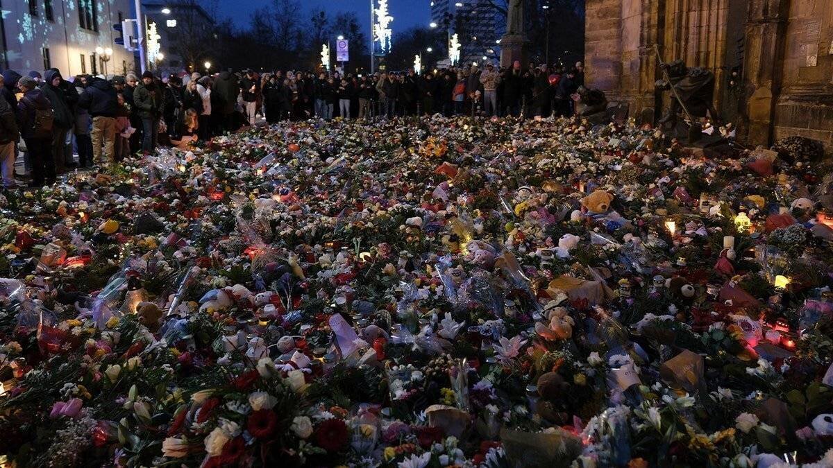Hommages près du marché de Noël en Allemagne