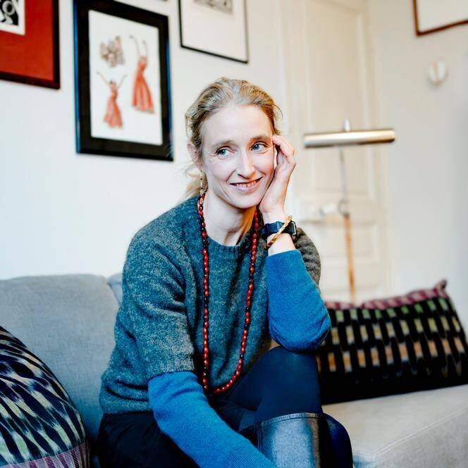 Julie Birmant, scénariste de bande dessinée française, à Paris, le 12 décembre 2024.