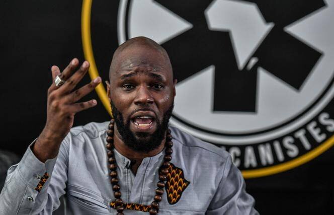 L’activiste « panafricaniste » Kemi Seba, lors d’une conférence de presse, à Paris, le 26 juin 2020.