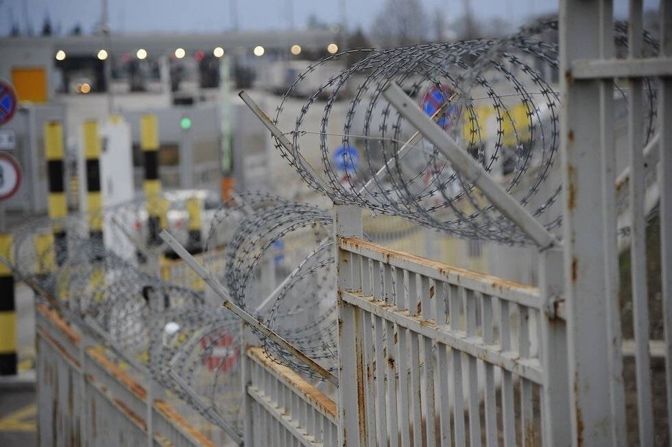 La barriera con filo spinato al confine fra Turchia e Bulgaria a Shtit (AP Photo/Hristo Rusev)