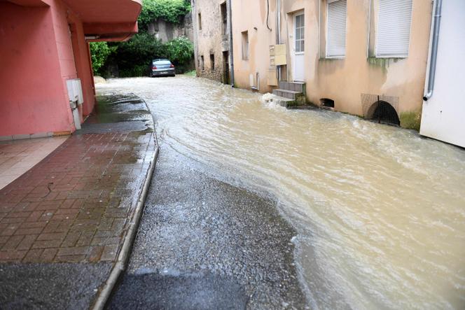 Une rue inondée de Boulay-Moselle, en Moselle, le 17 mai 2024.