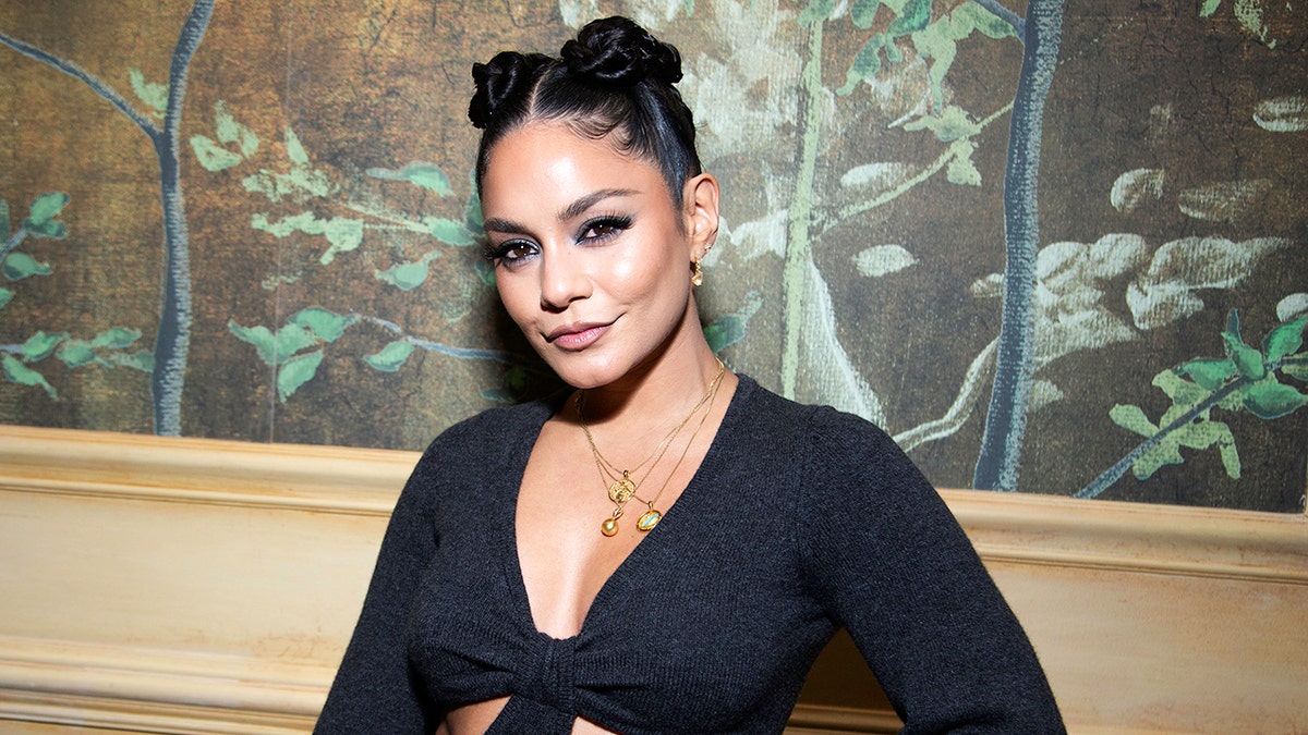 Vanessa Hudgens dans un look glamour