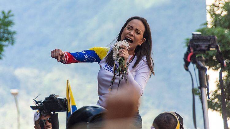 Machado lors de sa première apparition publique depuis des mois