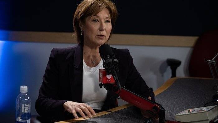 Christy Clark, ancienne première ministre de la Colombie-Britannique, est photographiée à CBC/Radio-Canada Vancouver.