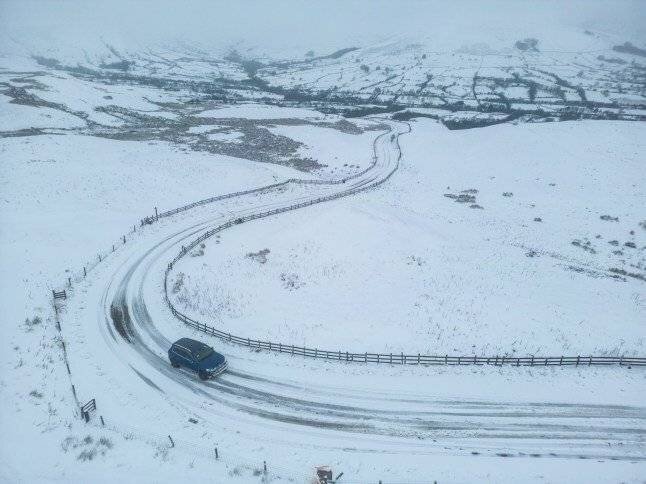 Mam Tor recouvert de neige, Derbyshire, 6 janvier 2025.