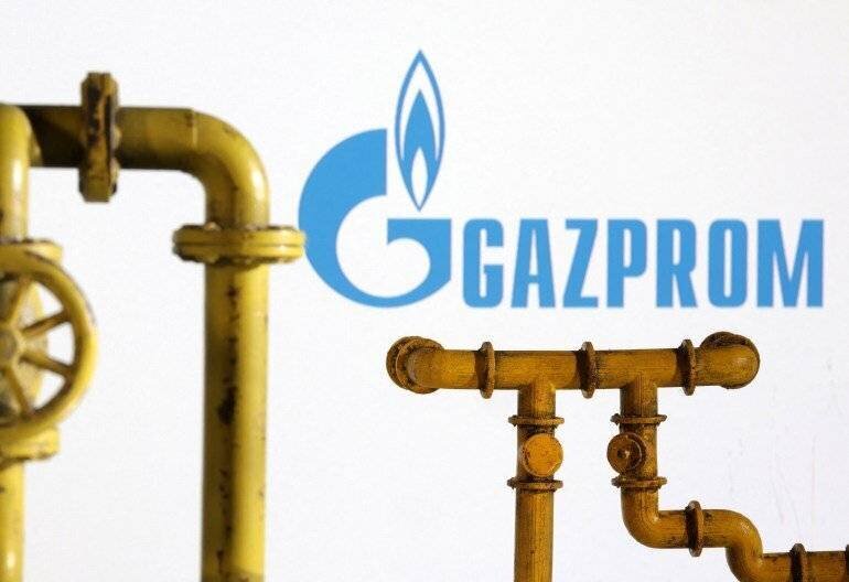 Pipeline de gaz naturel et logo de Gazprom