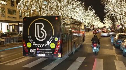 Un bus disco à Paris