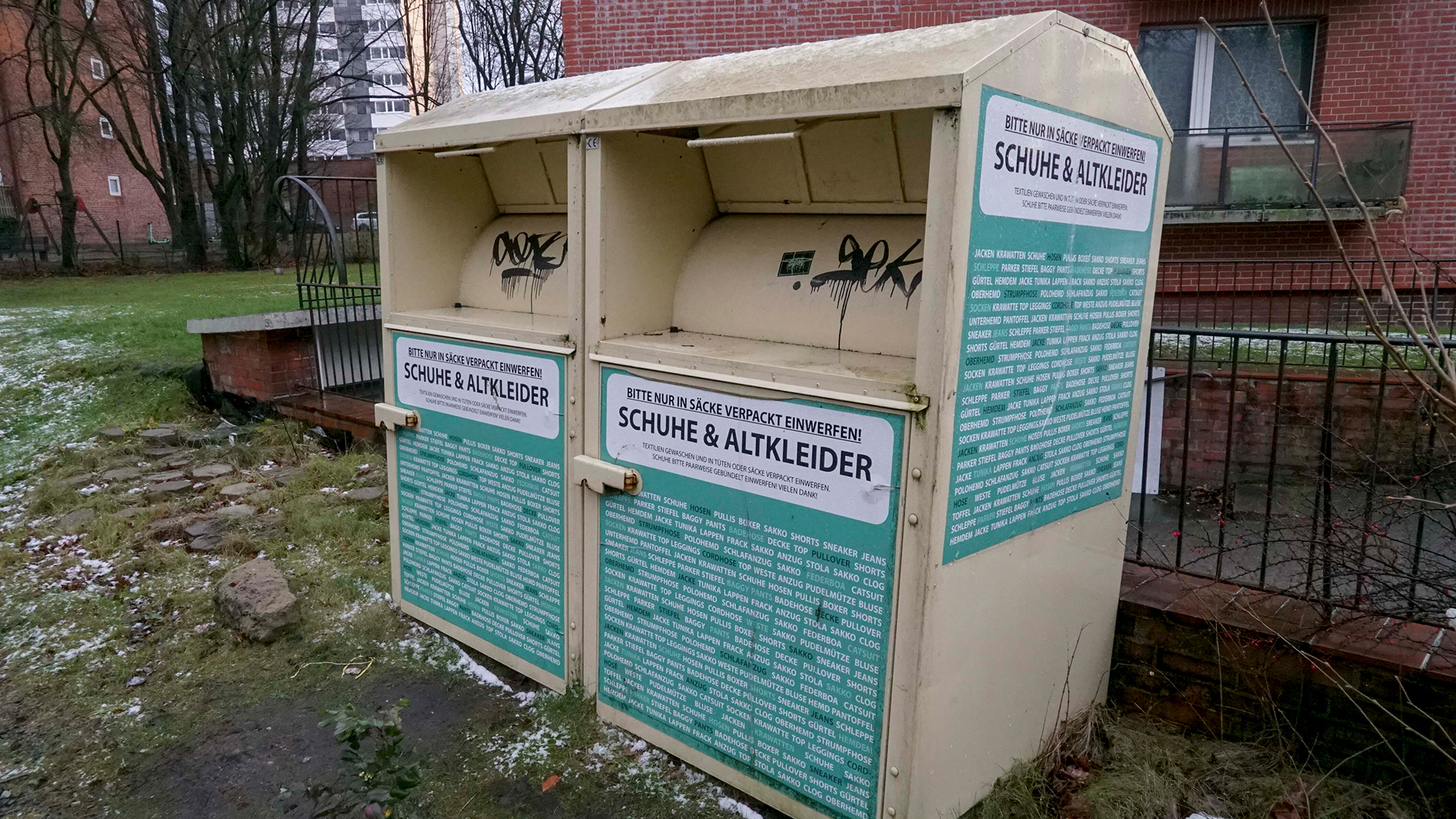Container pour vêtements usagés à Hambourg