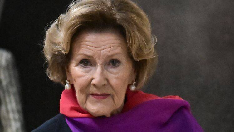 Königin Sonja von Norwegen muss operiert werden.