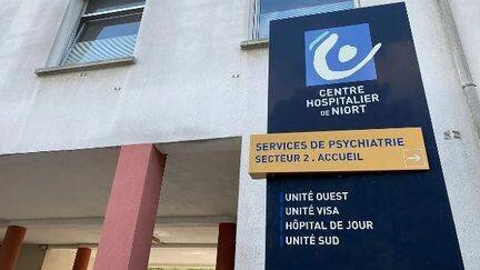 Service psychiatrique de l'hôpital de Niort (Deux-Sèvres). (NOEMIE GUILLOTIN / RADIO FRANCE)