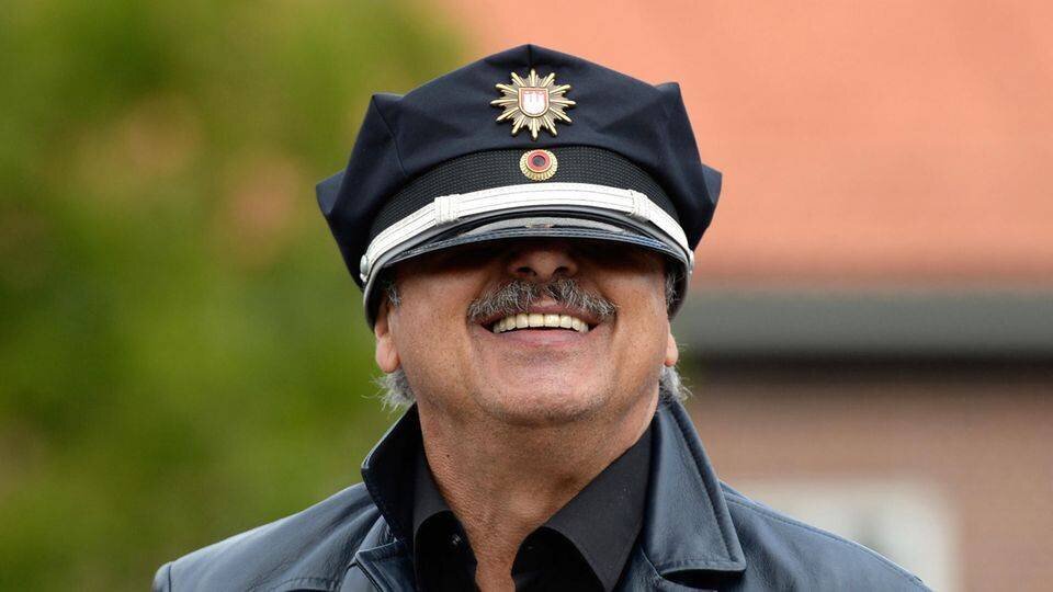 Wolfgang Stumph, le commissaire Stubbe, devenu commissaire honoraire par la police de Hambourg en 2014.