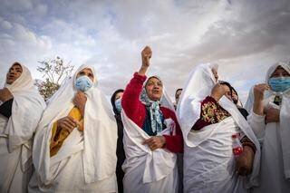 Des agricultrices marocaines manifestent dans la ville de Figuig, le 18 mars 2021.