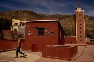 Une mosquée endommagée par le tremblement de terre du 8 septembre 2023, dans le village de Taqordmi, au Maroc, le 7 octobre 2023.
