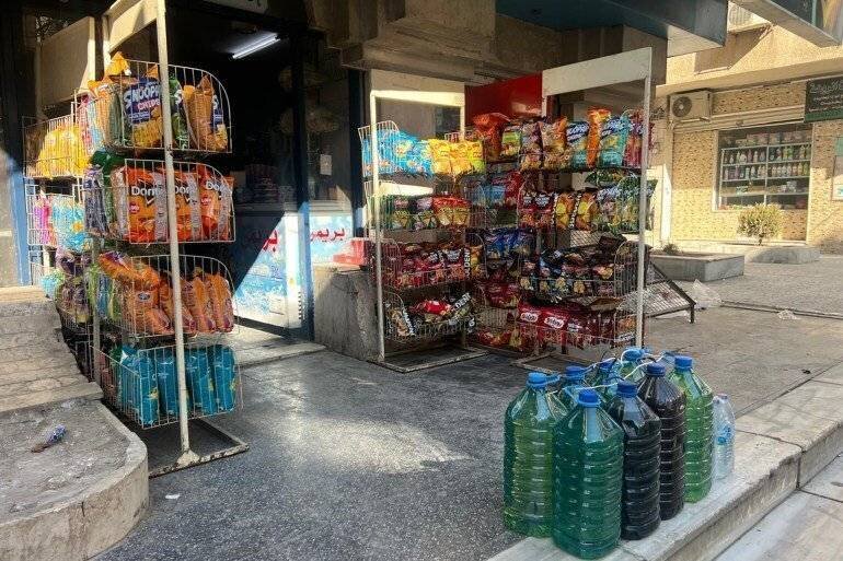 Les épiceries en Syrie vendent désormais du carburant