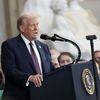 Donald Trump prononce un discours lors de sa cérémonie d'investiture comme président des Etats-Unis, dans la rotonde du Capitole à Washington, le 20 janvier 2025. (KEVIN DIETSCH / GETTY IMAGES NORTH AMERICA / AFP)