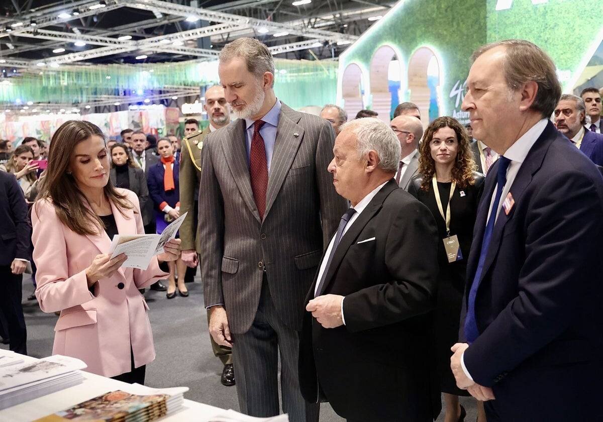 Les Rois d'Espagne visitent l'exposant de Castilla y León au Fitur