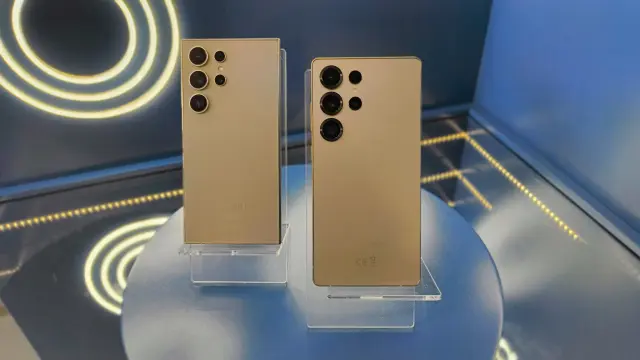 Comparativa del diseño del S24 Ultra (izda.) y del nuevo S25 Ultra