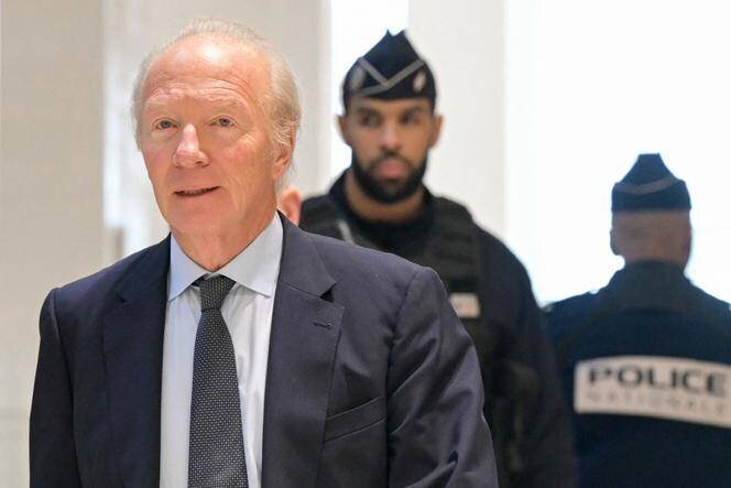 Brice Hortefeux, dans un couloir du palais de justice de Paris, le 20 janvier 2025.