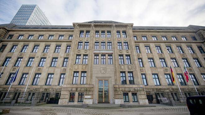 Hendrik Wüst s'exprime sur le scandale de corruption.