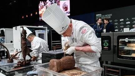 Un chef pâtissier lors de la Coupe du monde de pâtisserie à Chassieu (Rhône-Alpes), le 25 janvier 2025.