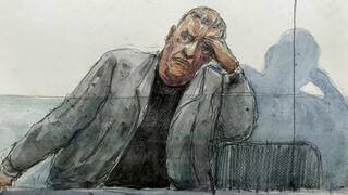 Croquis de Dominique Pelicot dans le box des accusés, quelques jours après l’ouverture du procès des viols de Mazan, à Avignon.