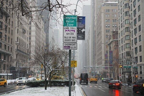 Un panneau de tarification congestionnelle sur Park Avenue et 62nd Street.