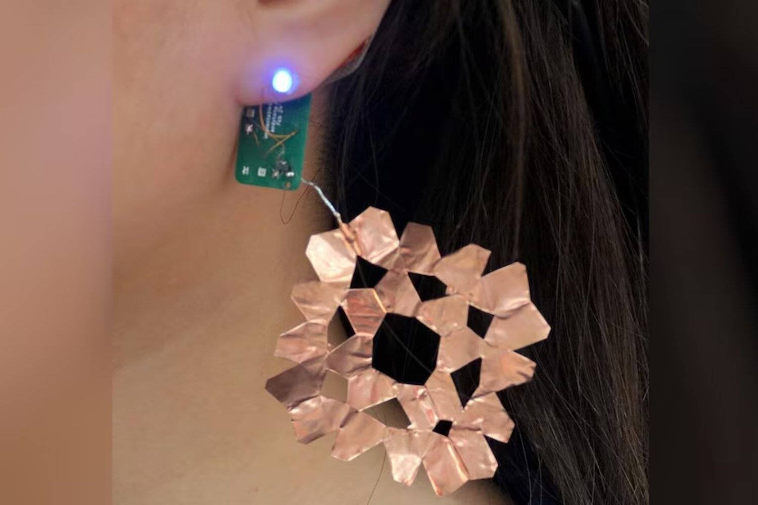 La peau humaine comme batterie ? La technologie qui changera tout