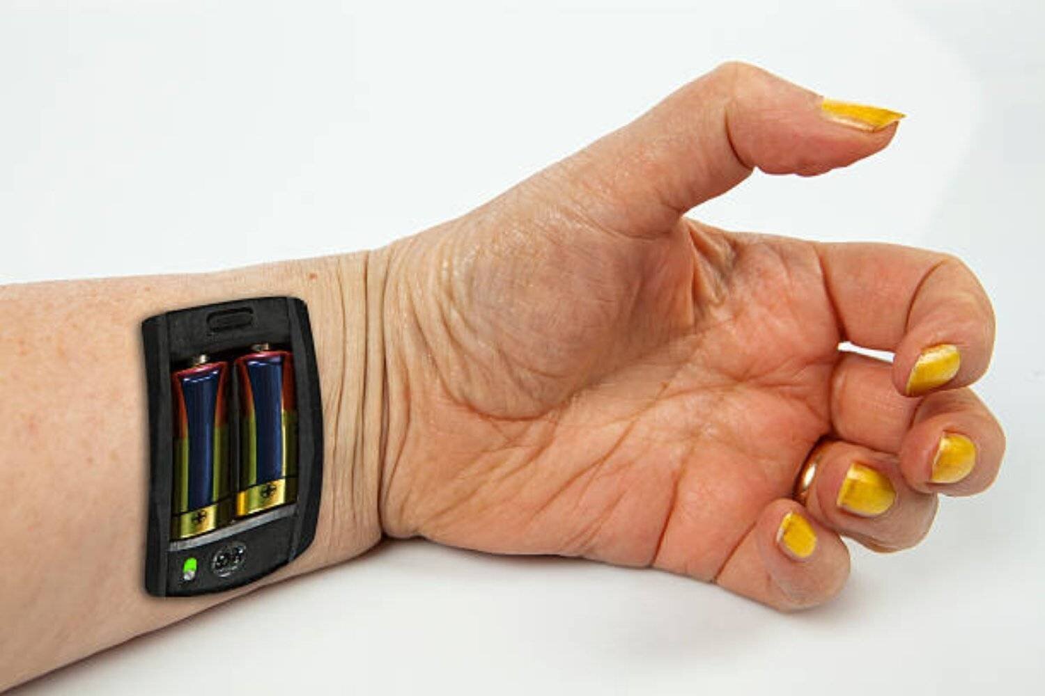 La peau humaine comme batterie ? La technologie qui changera tout