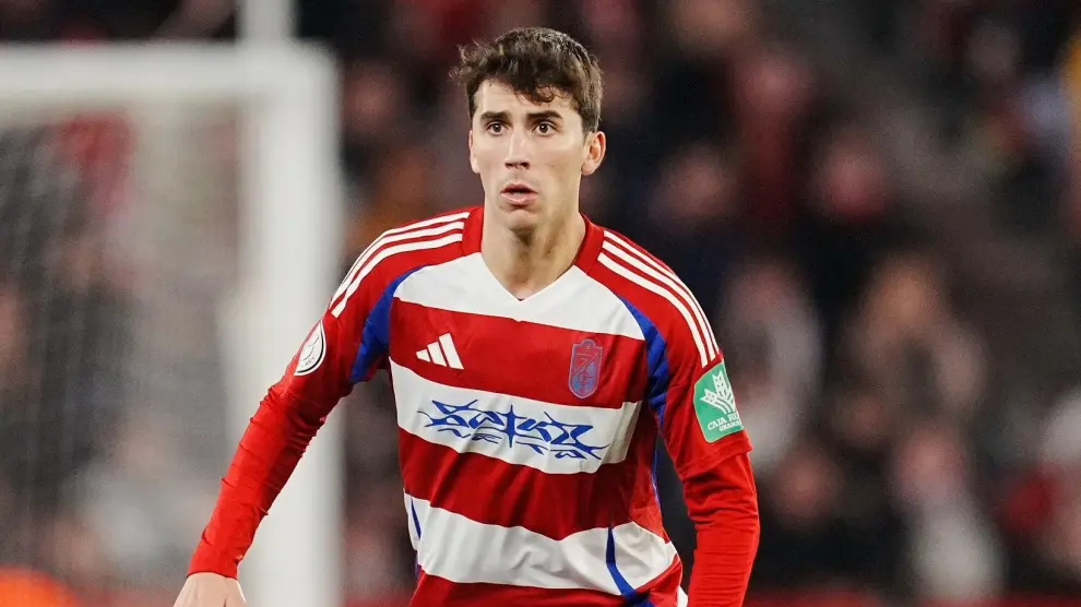 Manu Lama, joueur du Grenade, célébrant son but