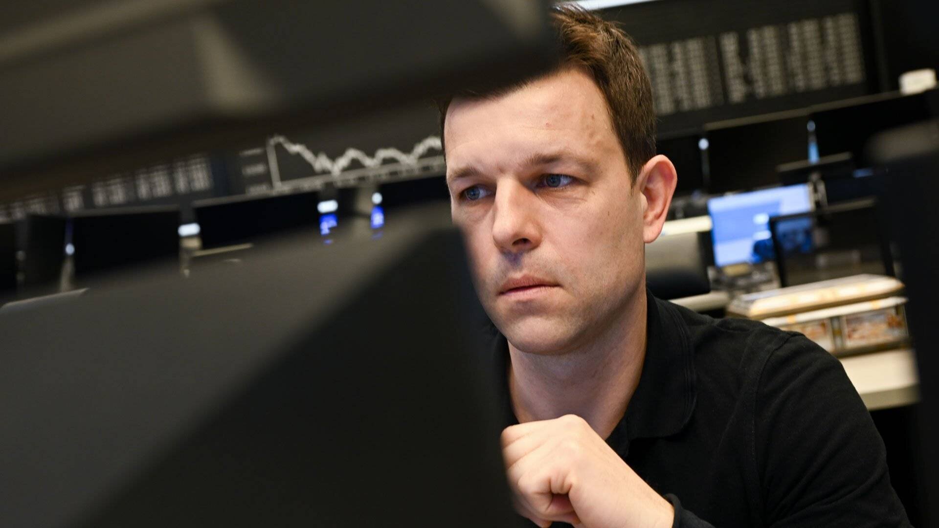 Börsenhändler in Frankfurt | picture alliance/dpa Börsenhändler in Frankfurt