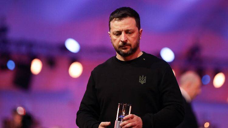 Selenskyj lors de la commémoration de l'Holocauste en Pologne, qui considère l'abandon des armes nucléaires comme une grande erreur.