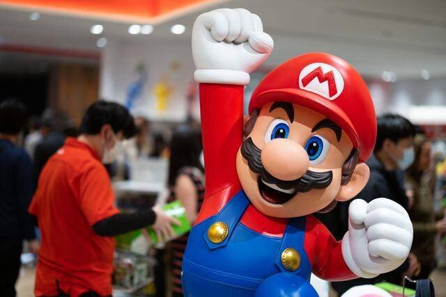 Figurine de Super Mario dans un magasin de Tokyo (Japon), en avril 2023 (photo d’illustration).
