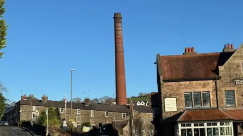 Une cheminée de 42 mètres à Milford, Derbyshire