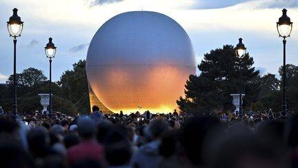 La vasque olympique, dans le jardin des Tuileries, le 7 septembre 2024 à Paris. (ALEXANDRE MARCHI / MAXPPP)