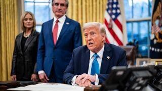 Donald Trump dans le bureau ovale de la Maison Blanche, à Washington, le 31 janvier 2025.