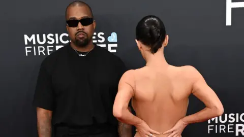 Kanye West et Bianca Censori sur le tapis rouge