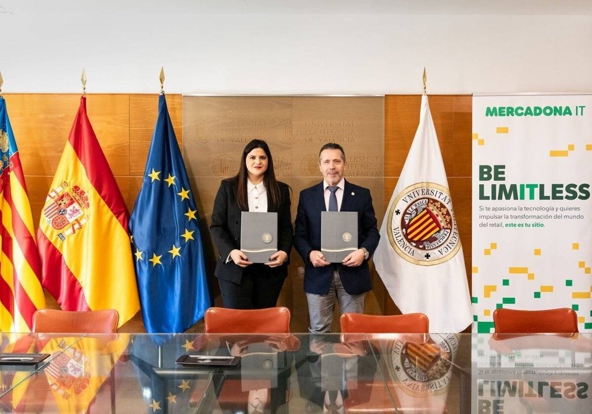 Patricia Tobía et José Capilla lors de la signature de l'accord