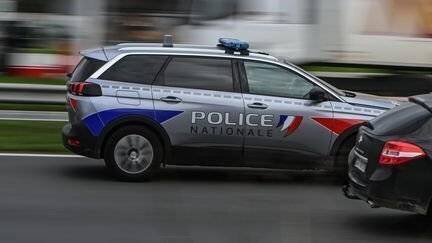 Une voiture de la police nationale. Photo d'illustration. (XAVIER LEOTY / MAXPPP)
