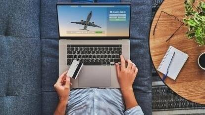 La majorité des voyageurs consultent de nombreux sites mais aussi cartes pour les aider à se décider.