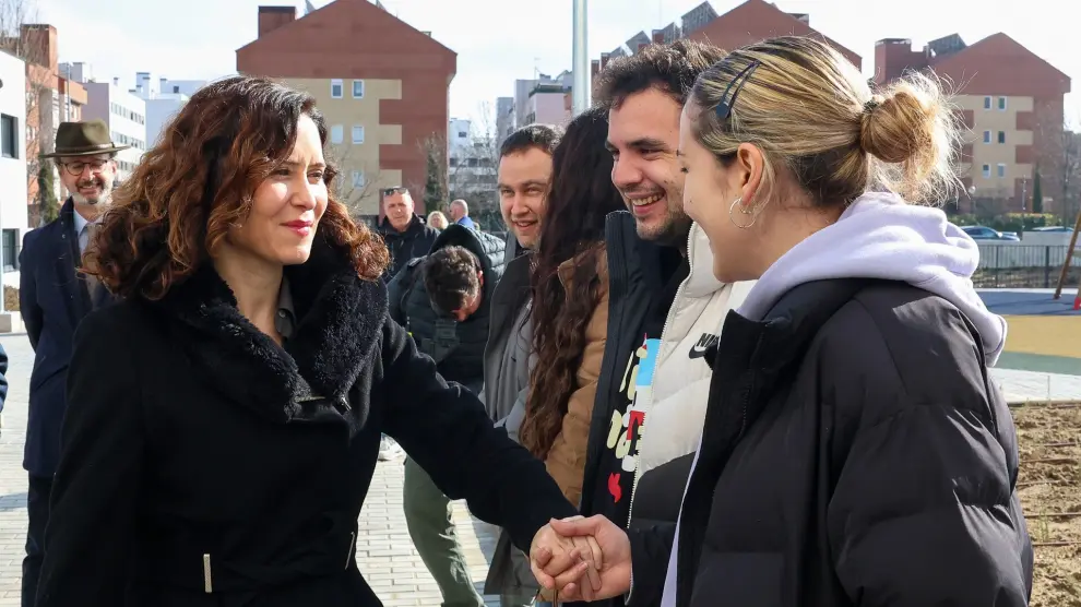 Isabel Díaz Ayuso entrega les clés de logements à Colmenar Viejo