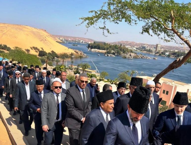 Cérémonie funéraire de l'aga Khan IV à Aswan